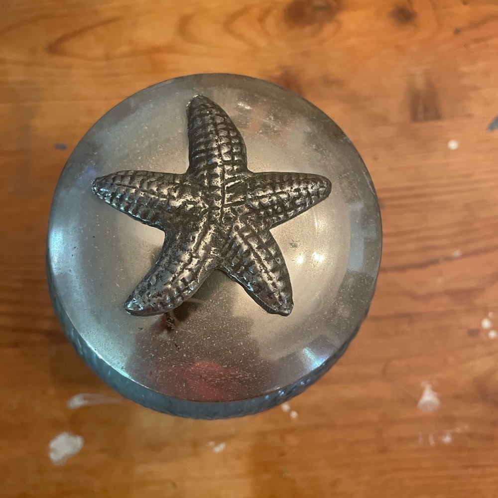 Beautiful beach aqua blue glass jar with silver lid and starfish nwot